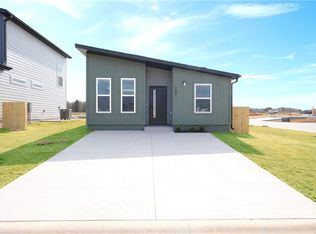 1001 Kentucky Ave, Centerton, AR 72719