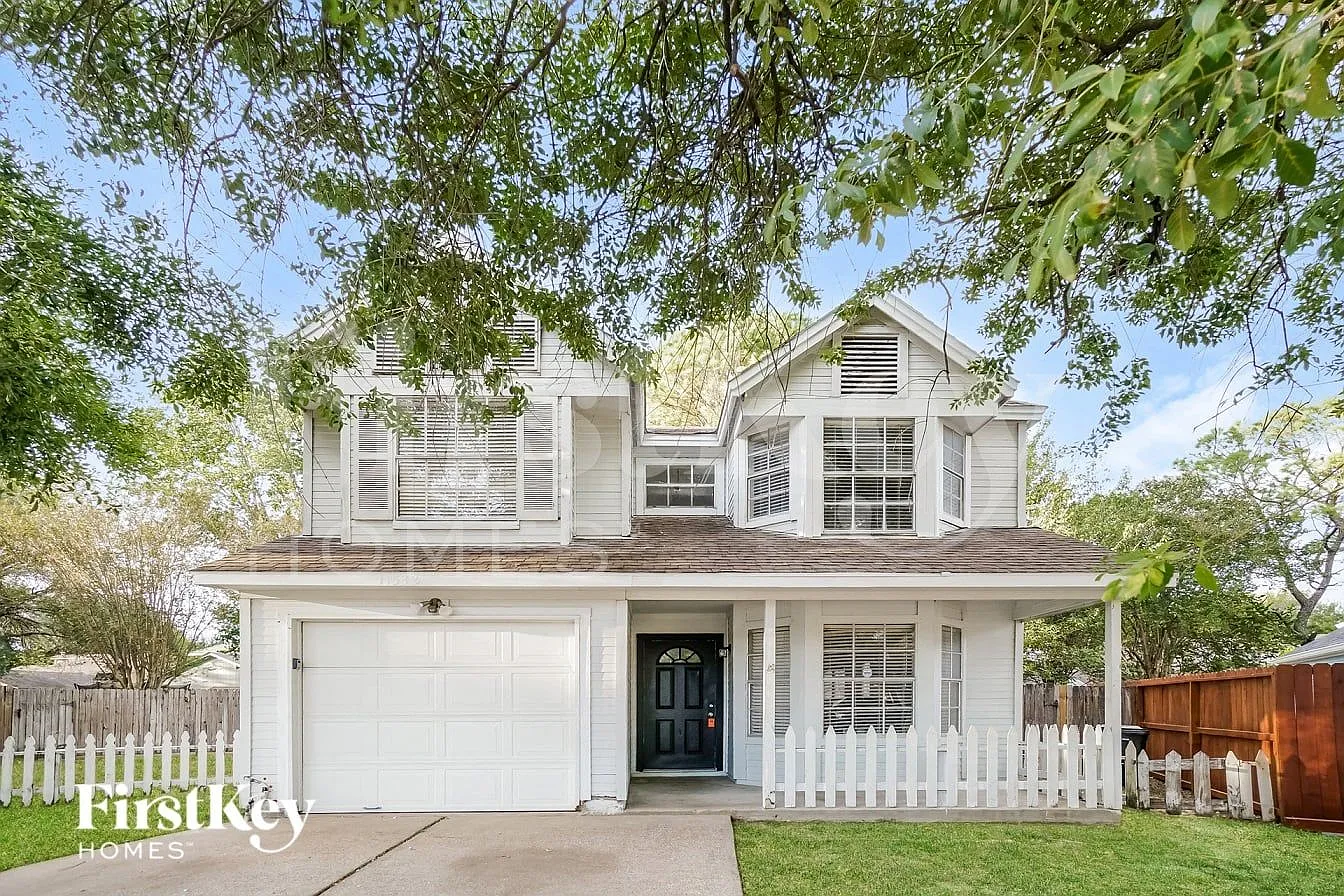 3 bed, 2.0 bath, 1436 sqft, $1,885 — Photo 1