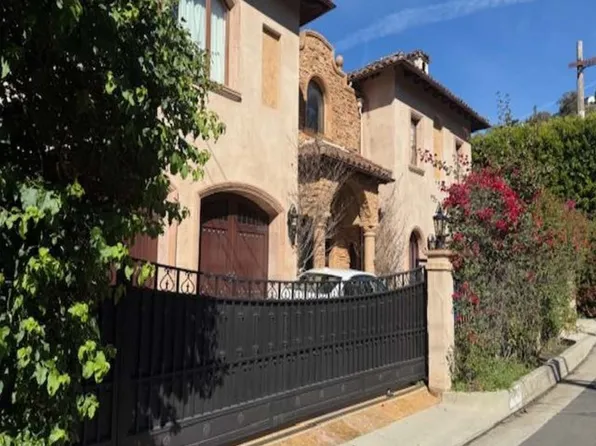 1191 N Bundy Dr, Los Angeles, CA 90049