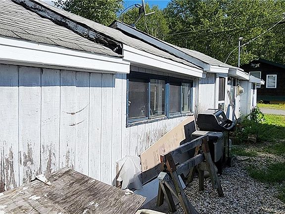 3rd image of 6 Cottage Ln