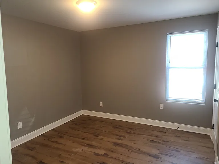 312 Main St — Photo 5