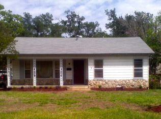 1120 Churchill Rd, River Oaks, TX 76114