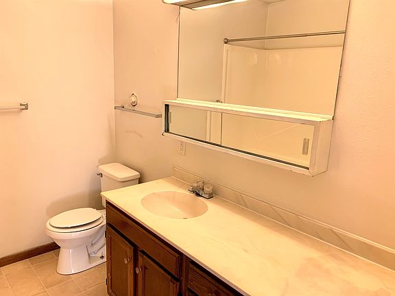 3rd image of 890 Grand Ave #11190024