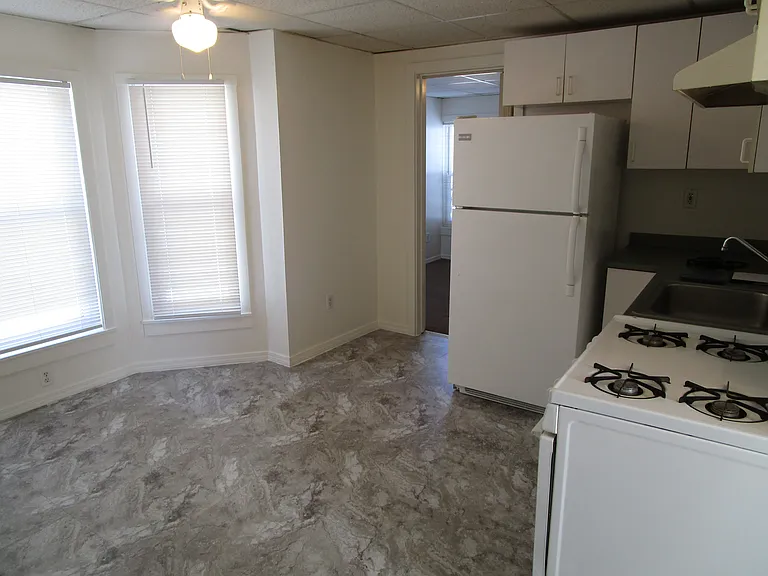 6 Auburn St #8A — Photo 2