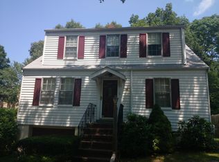 10 Hackensack Ct, Chestnut Hill, MA 02467