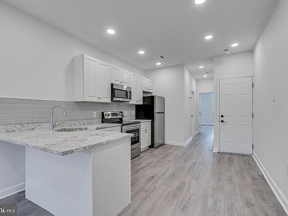 3rd image of 1931 W Passyunk Ave #2