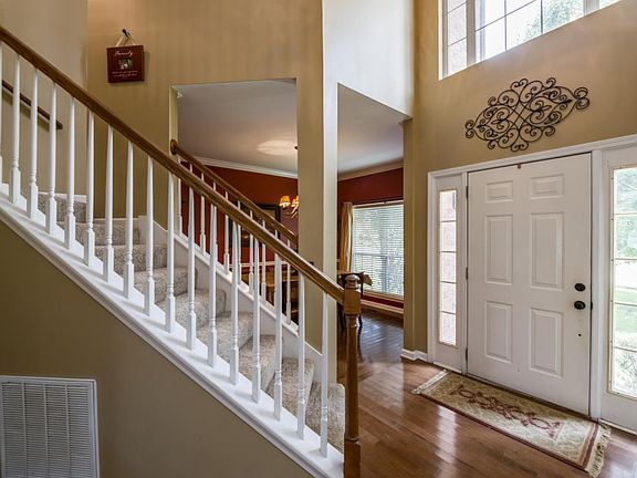 3rd image of 229 Dandridge Dr