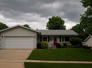 290 Larick Ct, Marion, IA 52302