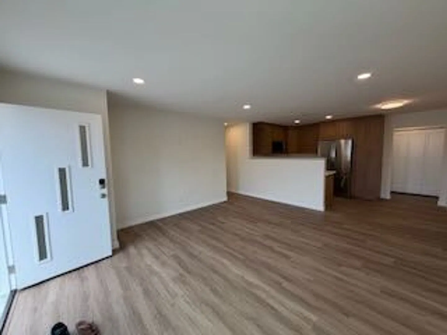 Amazing remodeled 4 Bedroom, 2 Bath Home with Large yard. — Photo 1