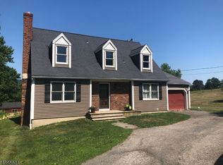 37 Hickory Rd, Wantage, NJ 07461