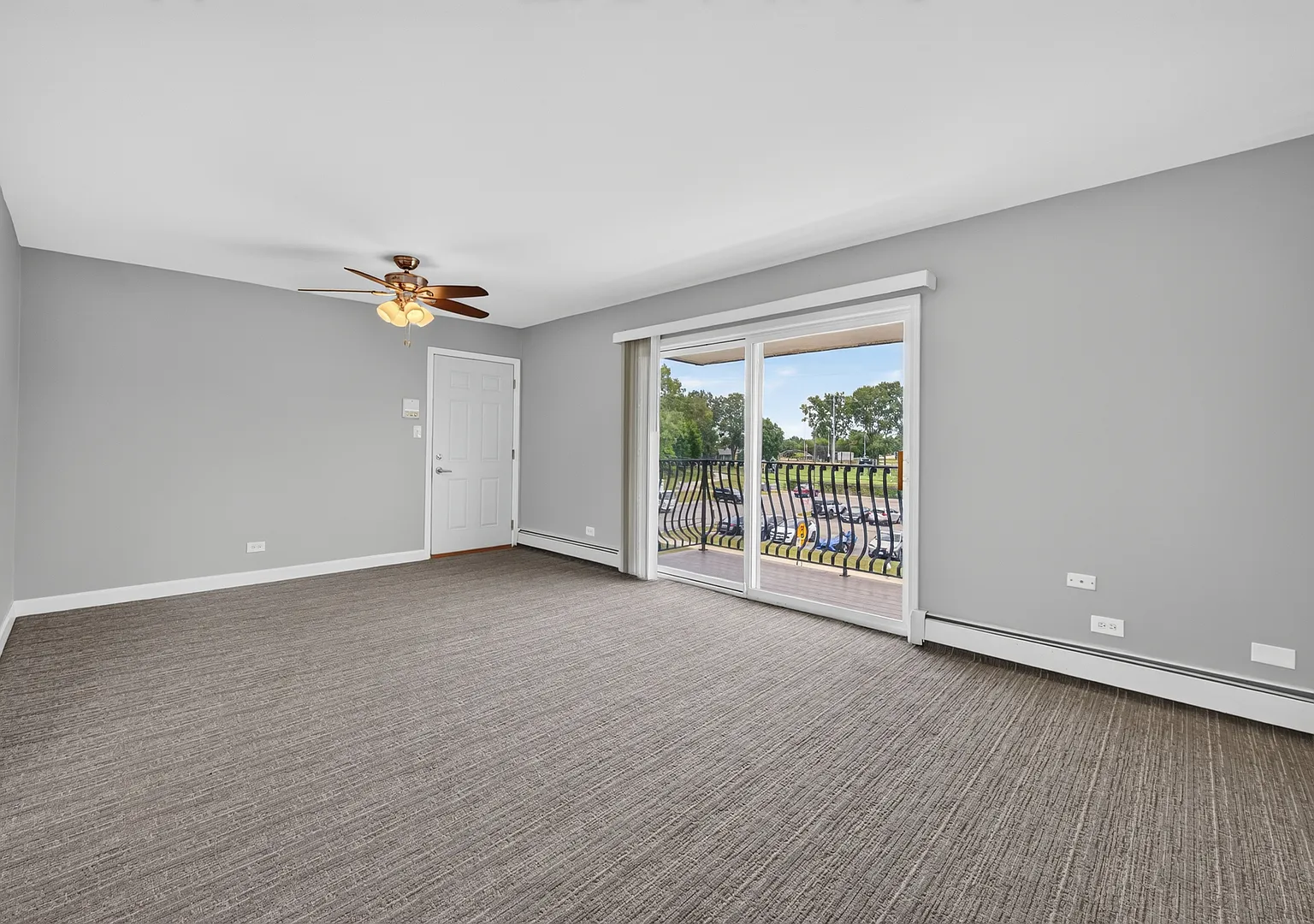 2 bed, 900 sqft, $1,600 — Photo 4