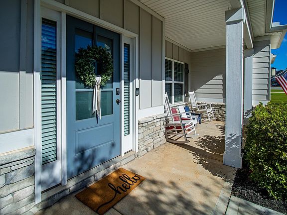 5th image of 227 Shoshone Cir
