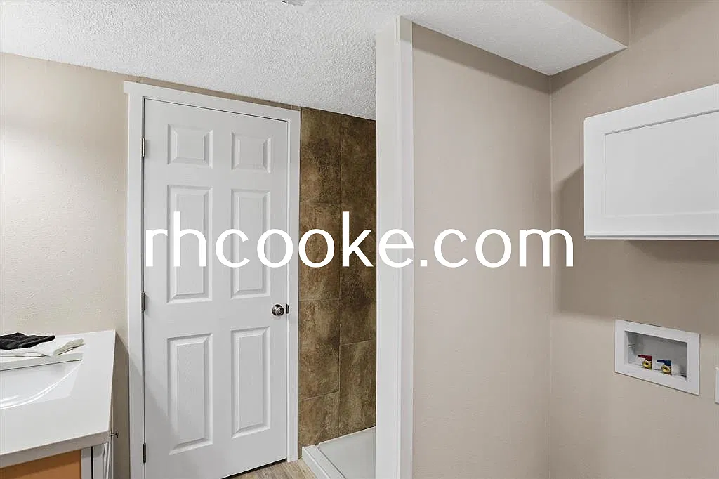 4 bed, 2028 sqft, $1,800 — Photo 4