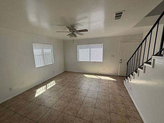 5th image of 542 D St APT D