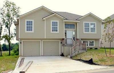 1st image of 637 N Cloverdale Ave