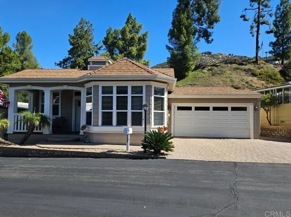 8975 Lawrence Welk Dr Space 125, Escondido, CA 92026