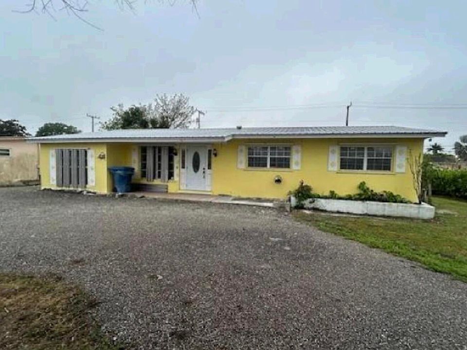 2nd image of 740 SE 2nd Street