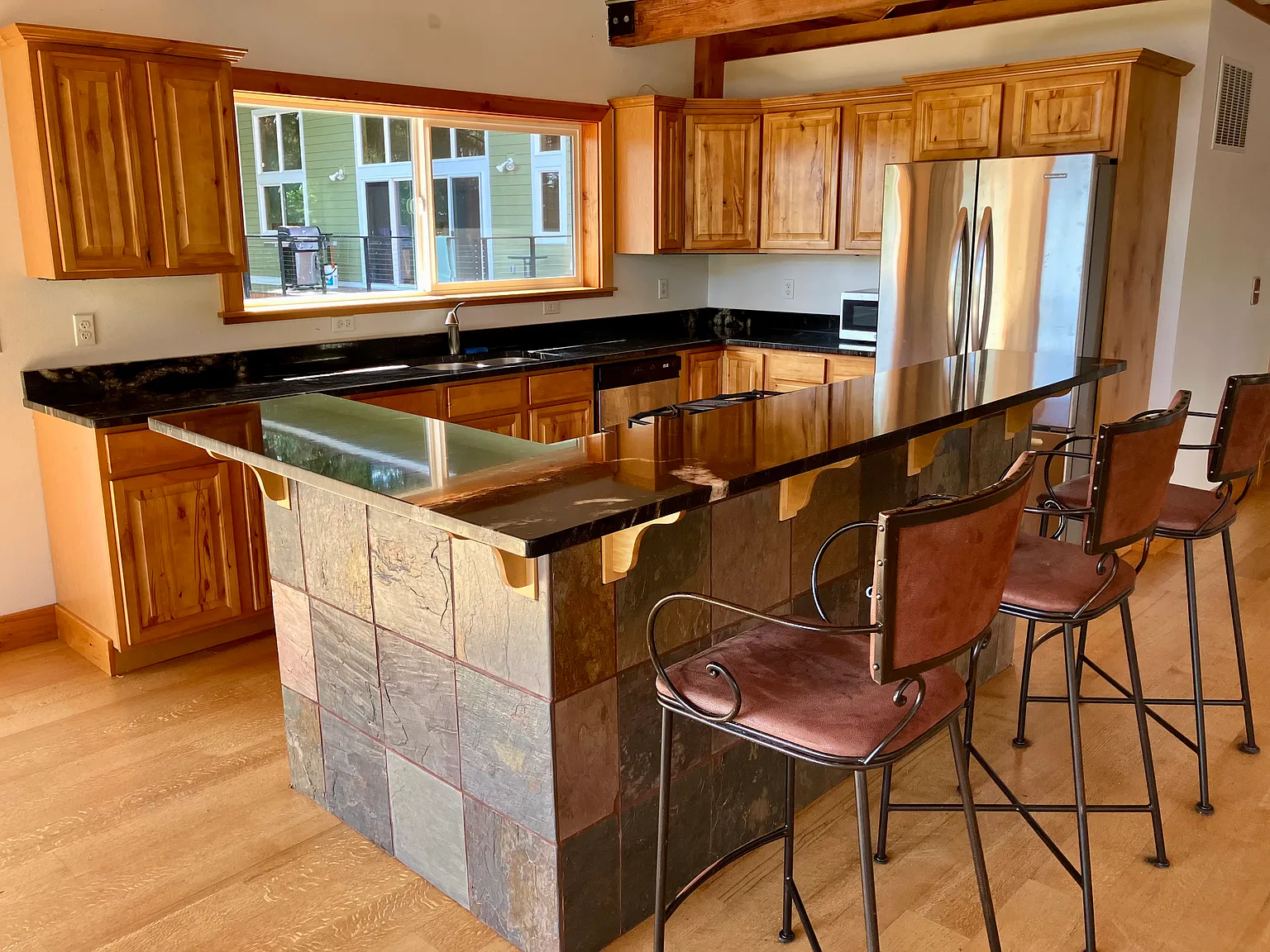 3 bed, 1500 sqft, $2,500 — Photo 3