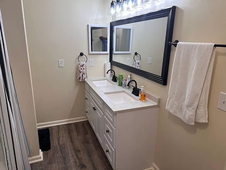 3rd Floor Master Suite Bathroom