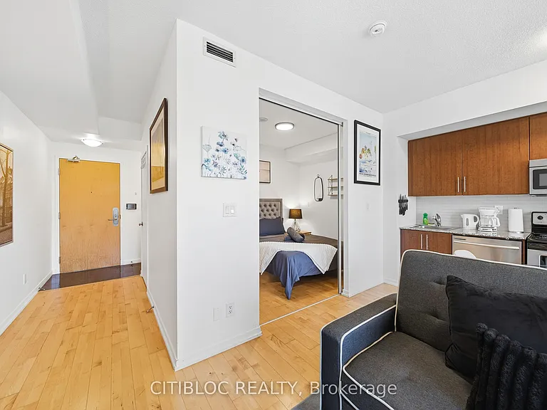 65 Bremner Blvd #4007 — Photo 23