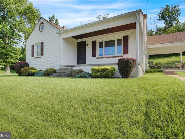 189 W Spring St, Bechtelsville, PA 19505