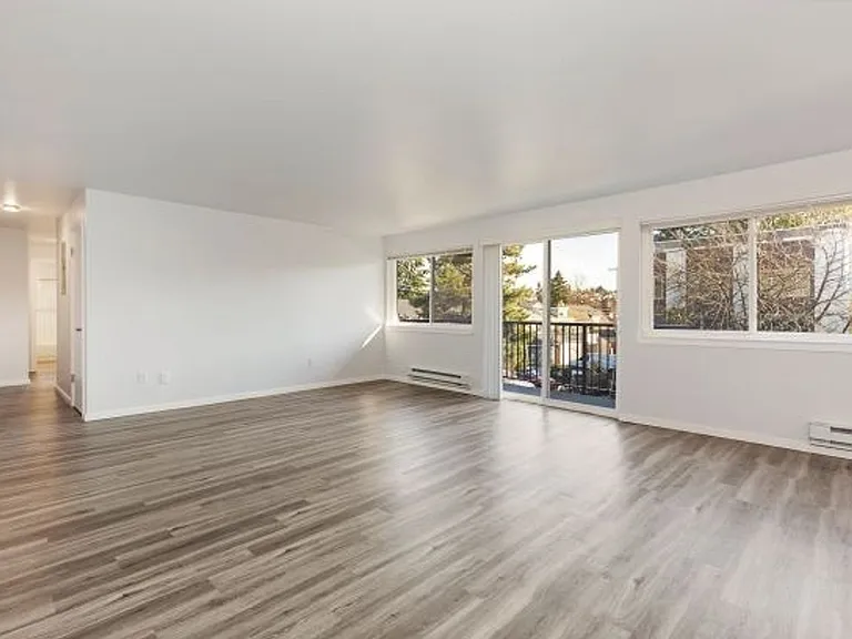 Ekilai Apartments - Spacious 1 Bed, 2 Bed Units & 3 Bed Units, w/ Private Balcony ~ Designer fini... — Photo 38