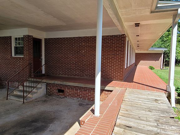 5th image of 595 W Crogan St