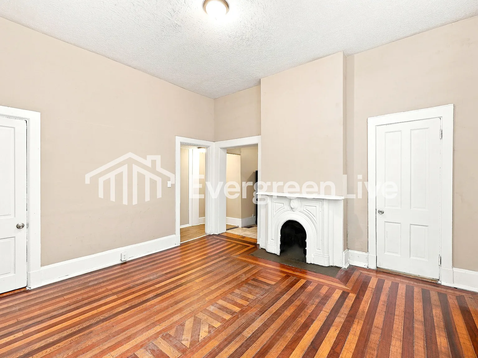 3 bed, 2.0 bath, 1375 sqft, $1,645 — Photo 3