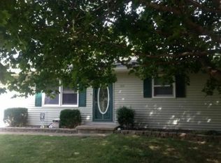 1113 W Sherman St, Taylorville, IL 62568