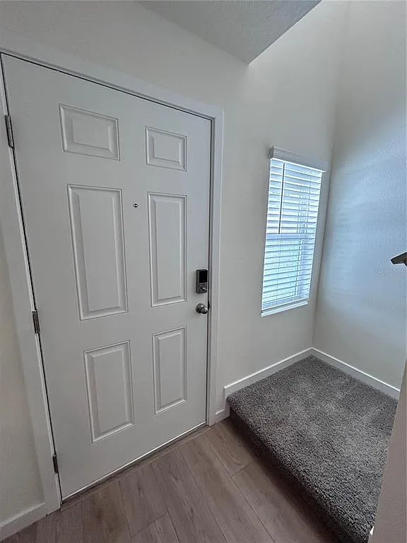 3 bed, 2.5 bath, 1464 sqft, $2,100 — Photo 4