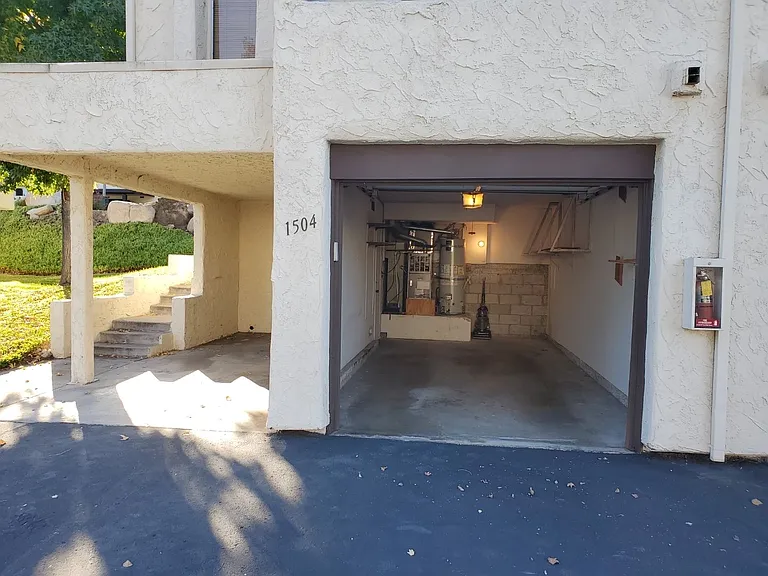 1504 Bobwhite Ln — Photo 24