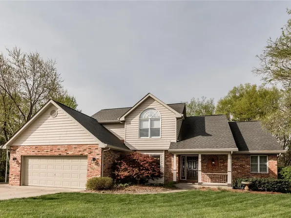 1609 Maplewood Ct, Edwardsville, IL 62025