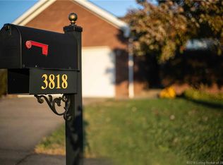 3818 Crown Ridge Ln, Jeffersonville, IN 47130
