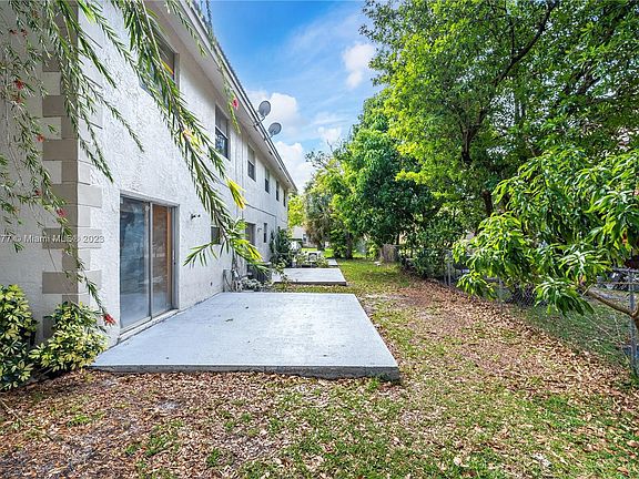 4th image of 11443 NW 41st St #2