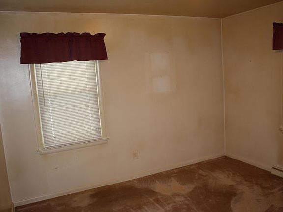 5th image of 1463 Millbrook St SE