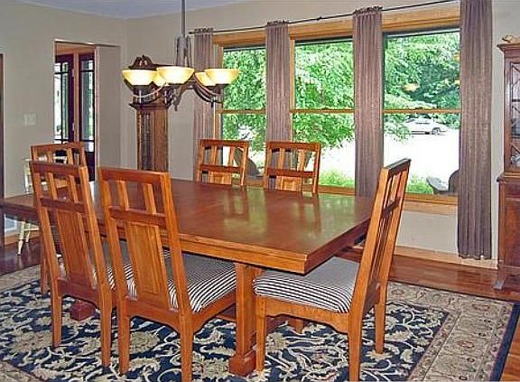5th image of 2009 Parkwood Dr