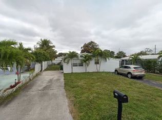 6128 SW 2nd St, Pompano Beach, FL 33068
