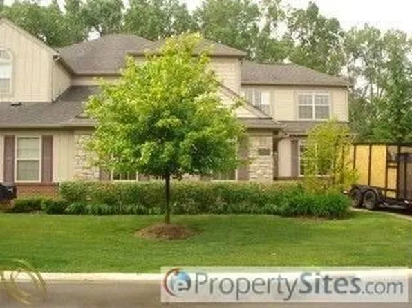 3585 Winding Brook Cir #1, Rochester Hills, MI 48309