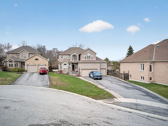 2nd image of 20 Magnolia Ct