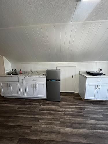 1st image of 27 Clayton Pl
