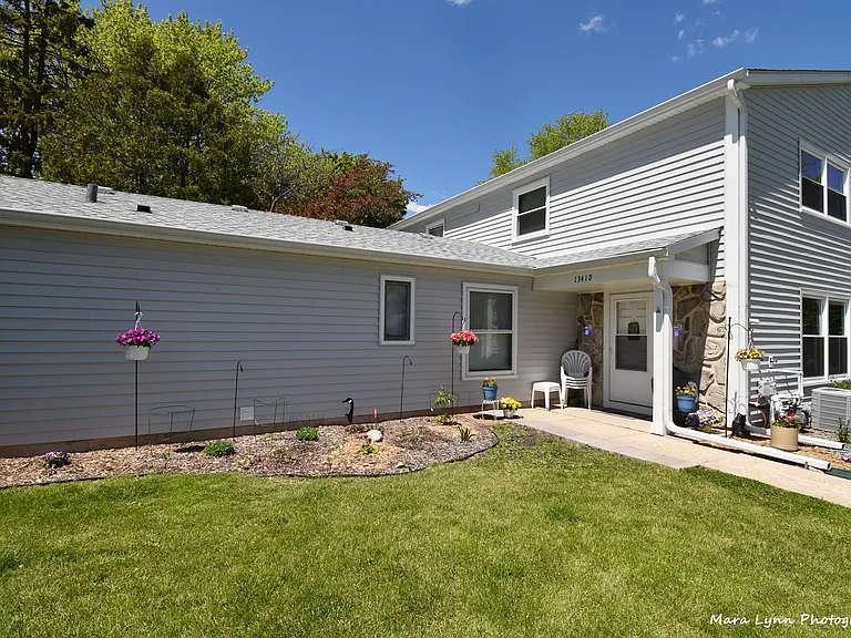 1341 N Glen Cir #D — Photo 7