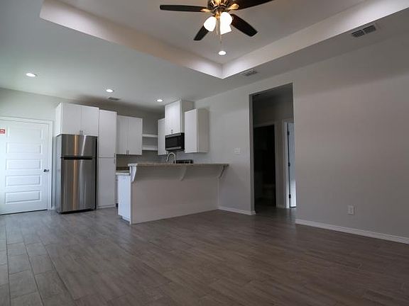 4th image of 1207 W Heritage Dr