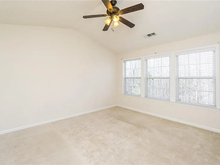 2880 Commonwealth Cir — Photo 17