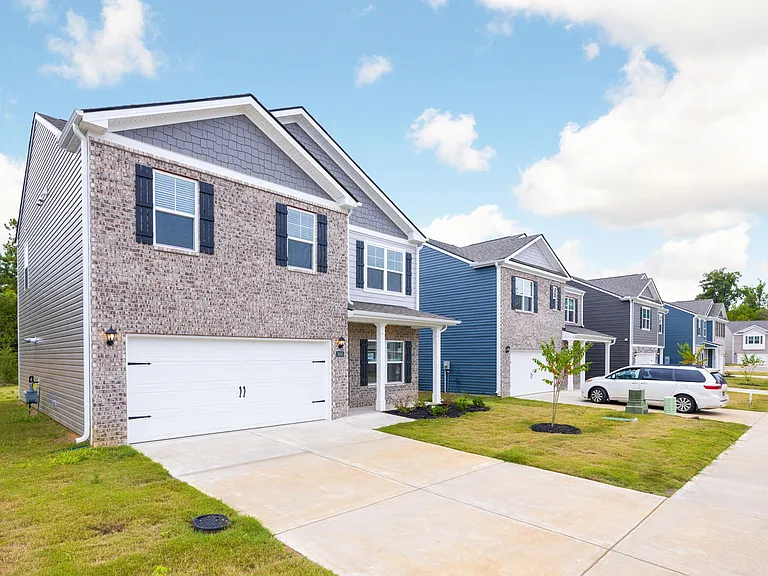 2265 Chelle Dr NE — Photo 1