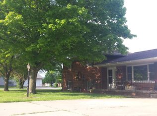 621 N Pearl St, Forrest, IL 61741