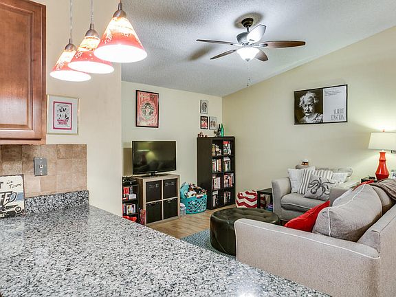 5th image of 4165 Bayberry Dr