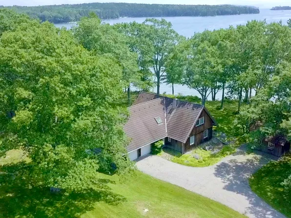 34 Indian Point Road, Waldoboro, ME 04572