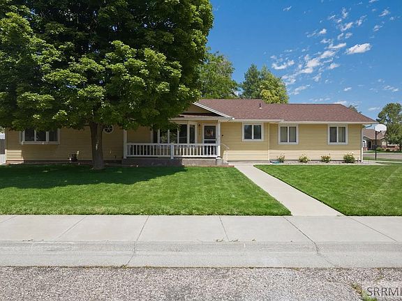2nd image of 2945 Chaparral Dr