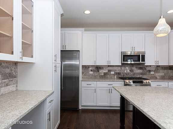 3rd image of 16491 Willow Dr