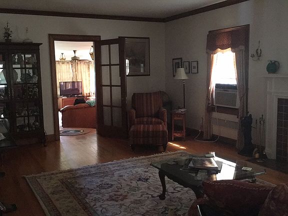 3rd image of 6355 Laurel Park
